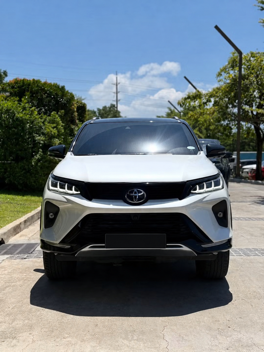 Toyota Fortuner 2.8 LTD 4x4 front view